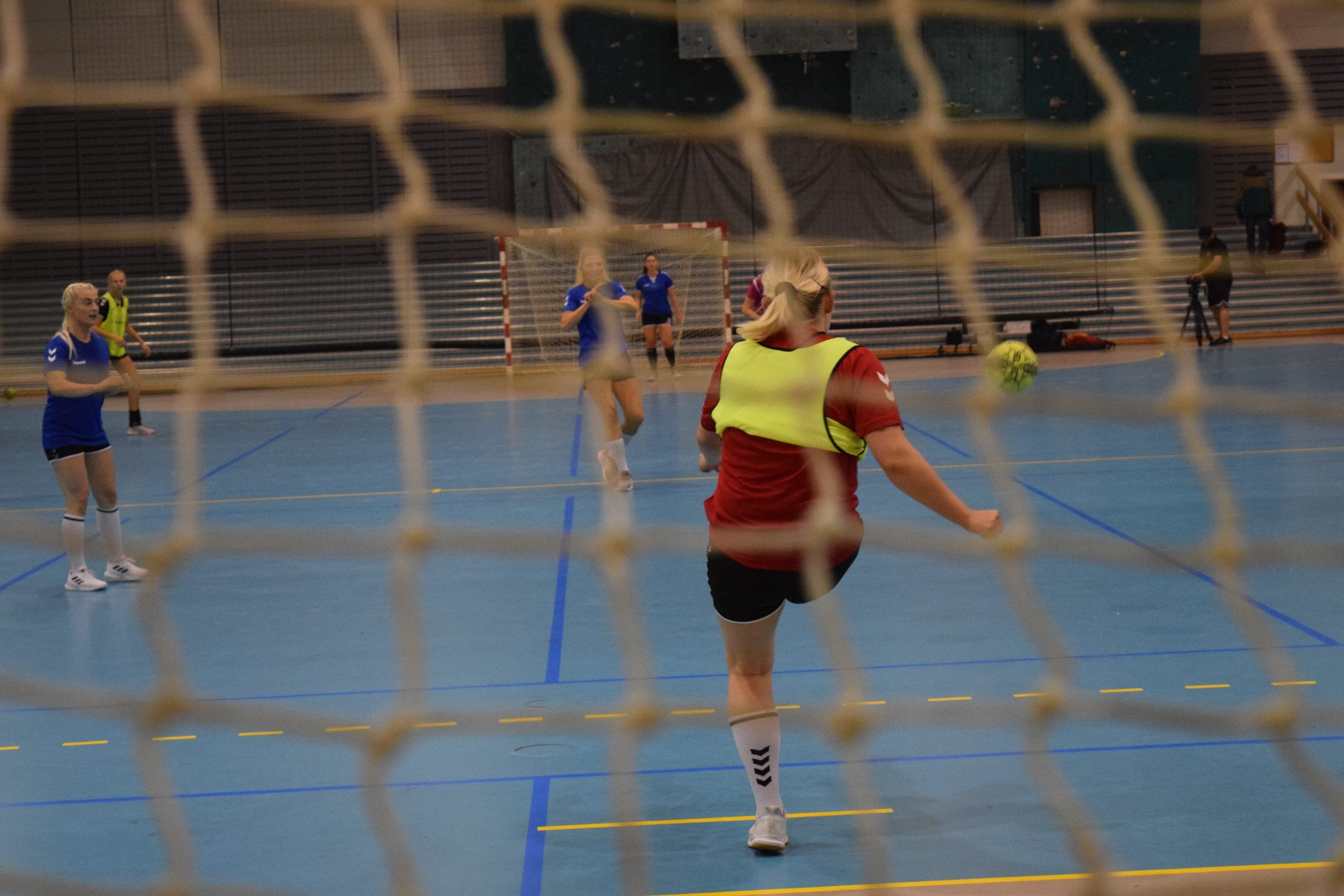 Innefotball med Multisport Explore Stord folkehøgskule